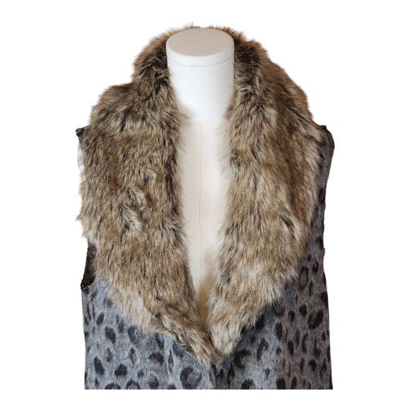 Jolt Leopard Print Wool Blend Vest, Faux Fur Collar, Size L – Chic & Cozy Layer - Picture 3 of 12